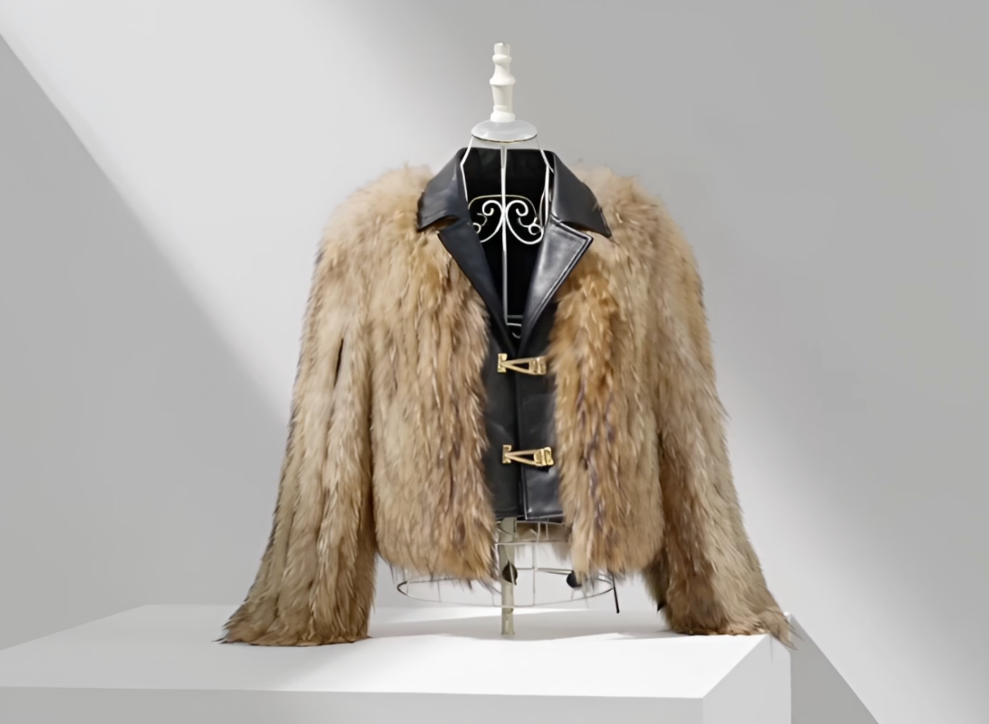 The Latest Fur Trends: When Luxury Dresses in Modernity - La Vita Rosa